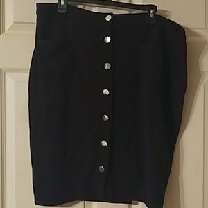 ELLE Black skirt